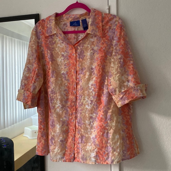 J.H. Collectibles. Print blouse. Size 1 - Picture 1 of 2